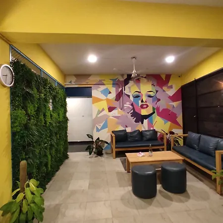 Zylo Indiranagar Hotel
